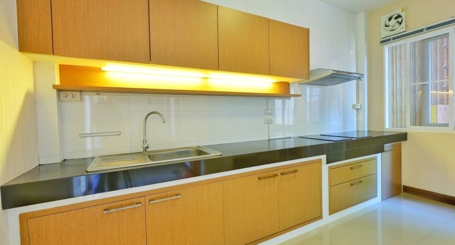 For sale 4 bedrooms house in Bang Khae, Bangkok