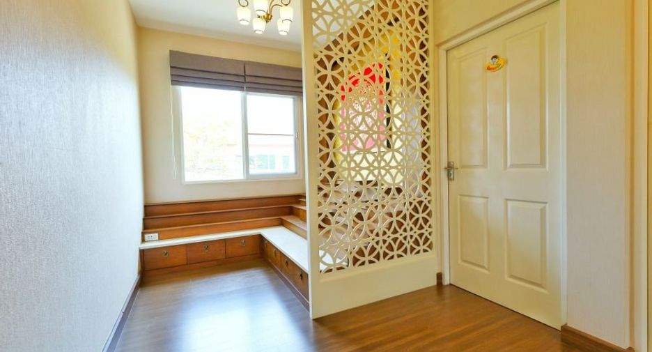 For sale 4 bedrooms house in Bang Khae, Bangkok