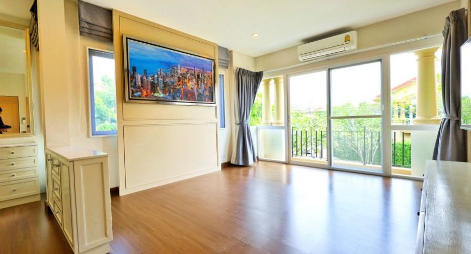 For sale 4 bedrooms house in Bang Khae, Bangkok