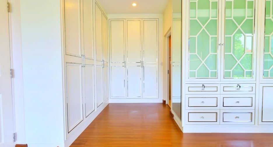For sale 4 bedrooms house in Bang Khae, Bangkok