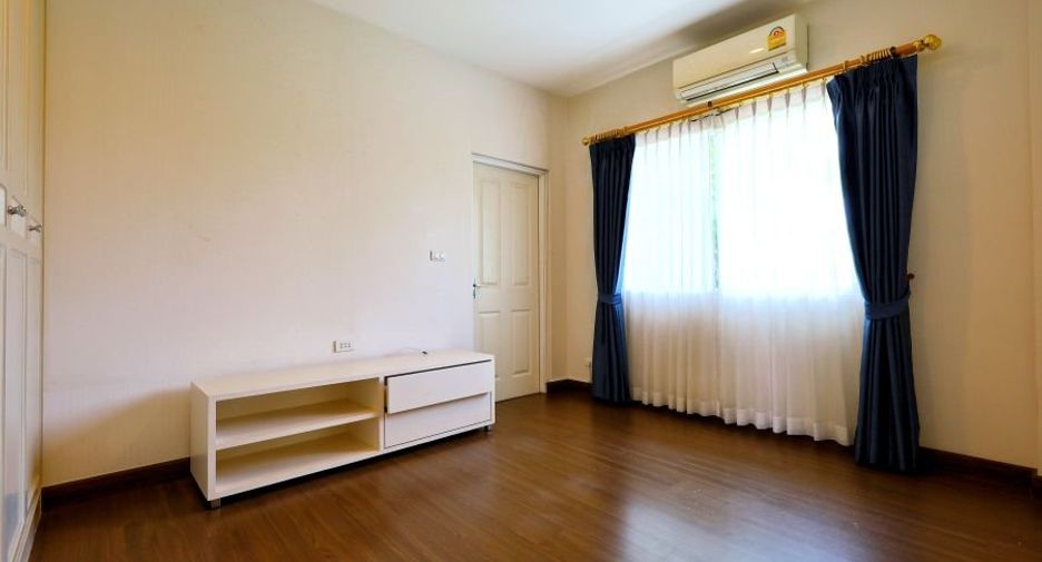 For sale 4 bedrooms house in Bang Khae, Bangkok
