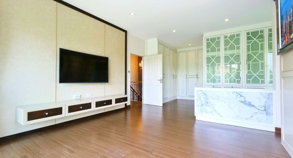For sale 4 bedrooms house in Bang Khae, Bangkok