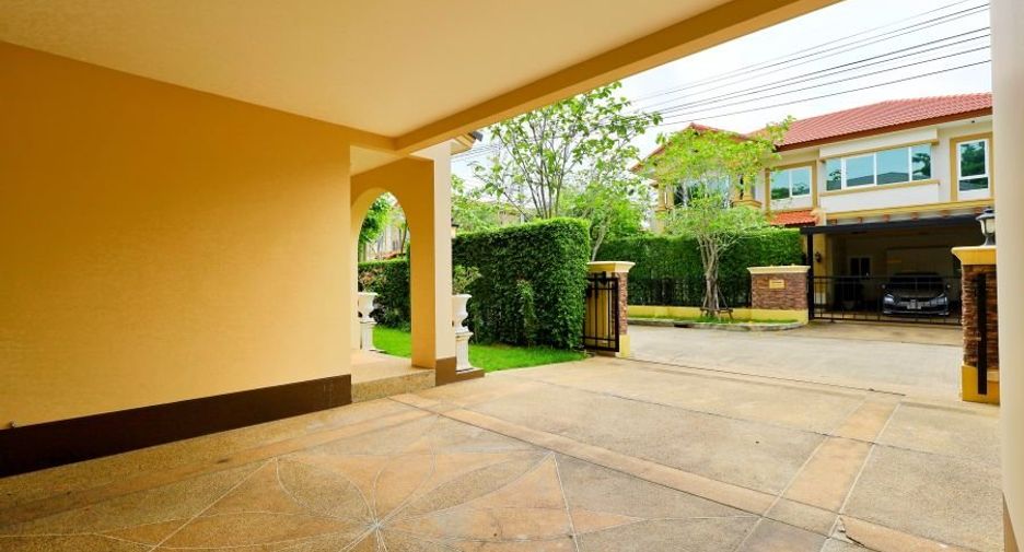 For sale 4 bedrooms house in Bang Khae, Bangkok