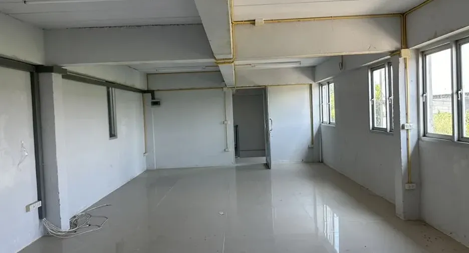 For rent warehouse in Lam Luk Ka, Pathum Thani