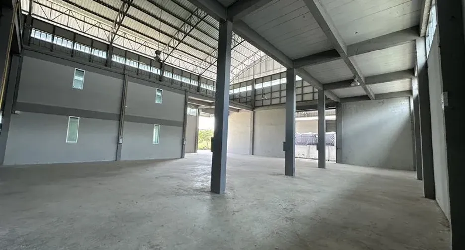 For rent warehouse in Lam Luk Ka, Pathum Thani