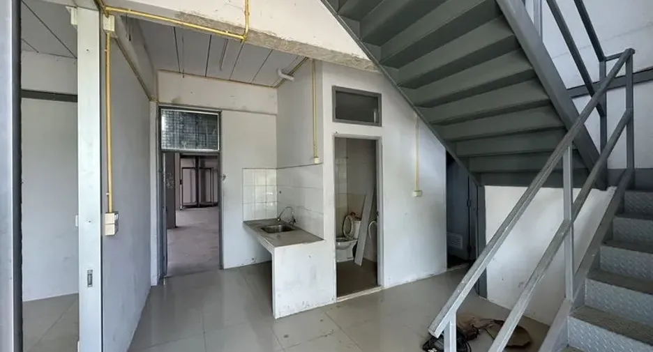 For rent warehouse in Lam Luk Ka, Pathum Thani