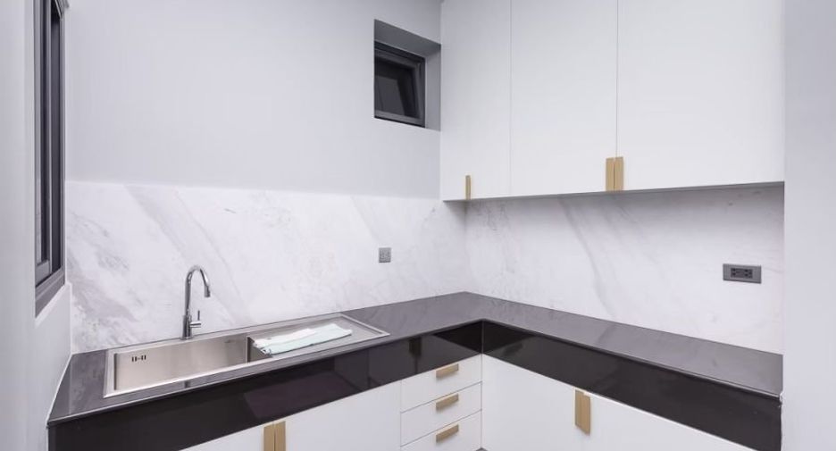 Haus zum Kauf mit 4 Zimmer in Wang Thonglang, Bangkok