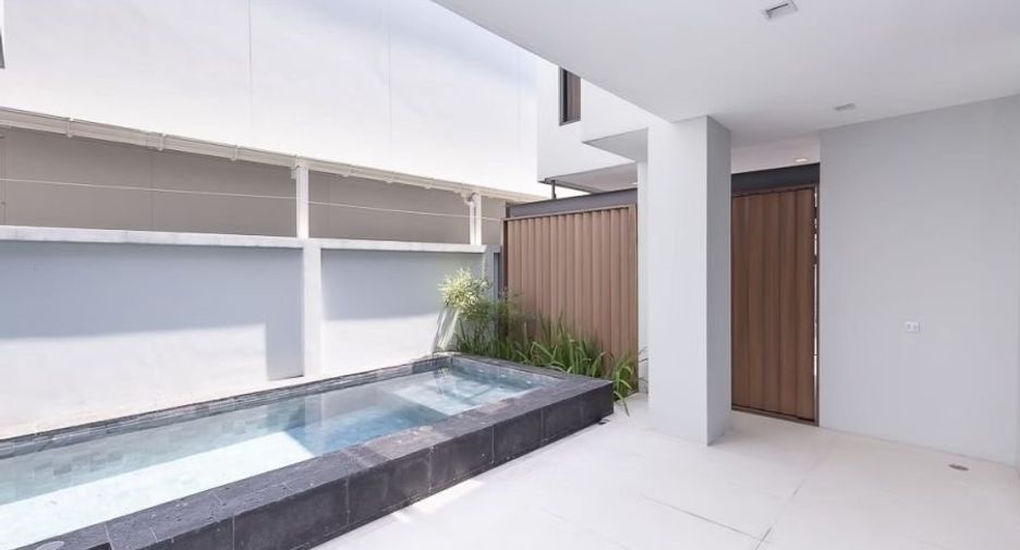 Haus zum Kauf mit 4 Zimmer in Wang Thonglang, Bangkok