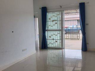 For rent 2 bed townhouse in Si Maha Phot, Prachin Buri
