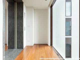 For rent 2 bedrooms condo in Pathum Wan, Bangkok
