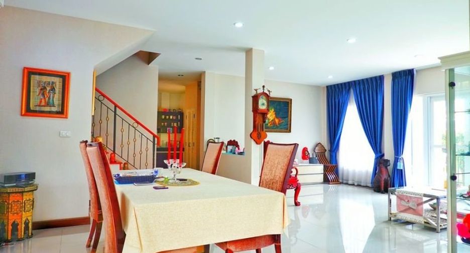 Casa en venta de 3 habitaciones en Bang Khae, Bangkok