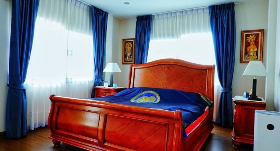Casa en venta de 3 habitaciones en Bang Khae, Bangkok