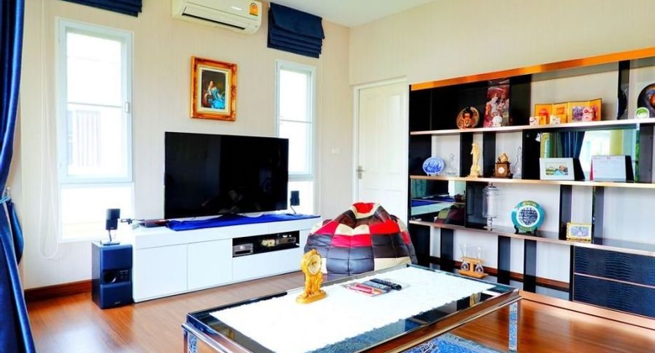 Casa en venta de 3 habitaciones en Bang Khae, Bangkok