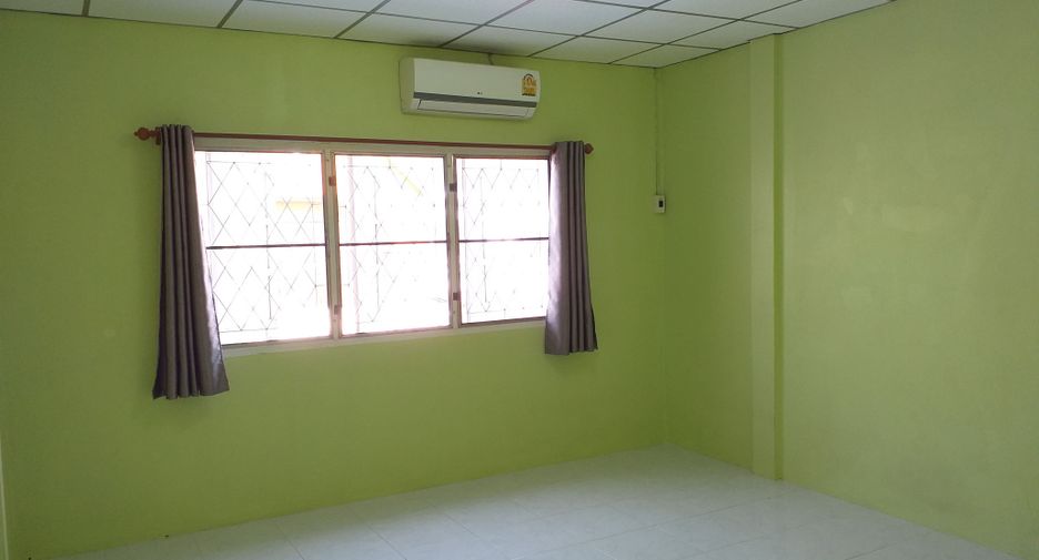 For rent 2 bed townhouse in Min Buri, Bangkok
