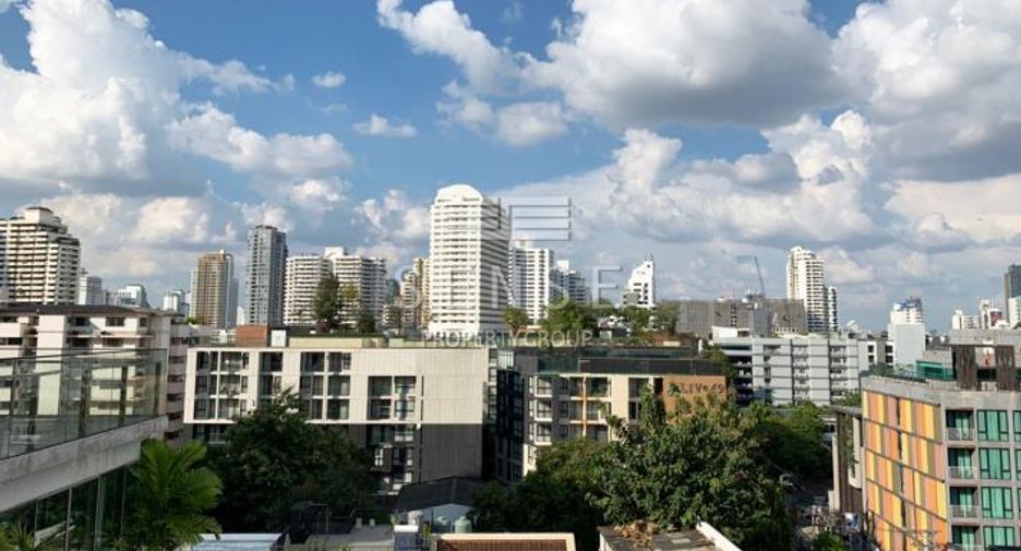 For rent 2 bedrooms condo in Khlong Toei, Bangkok