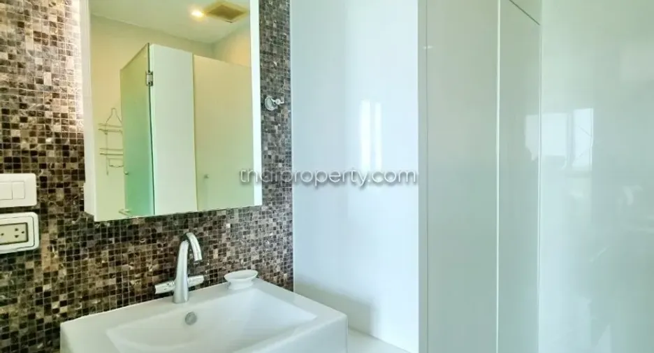 For rent and for sale 2 bedrooms condo in Bang Lamung, Chonburi