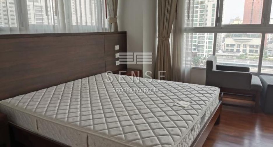 For rent 3 bedrooms condo in Watthana, Bangkok