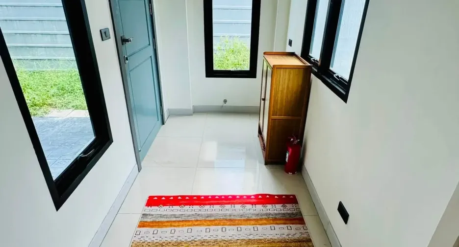 For rent and for sale office in Phra Khanong, Bangkok