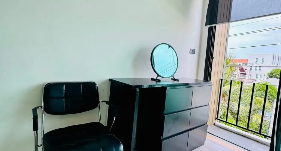 For rent and for sale office in Phra Khanong, Bangkok