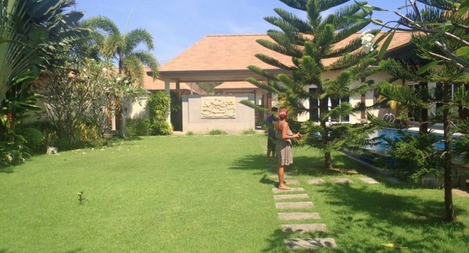 Villa en alquiler y en venta de 3 habitaciones en Mueang Phuket, Phuket