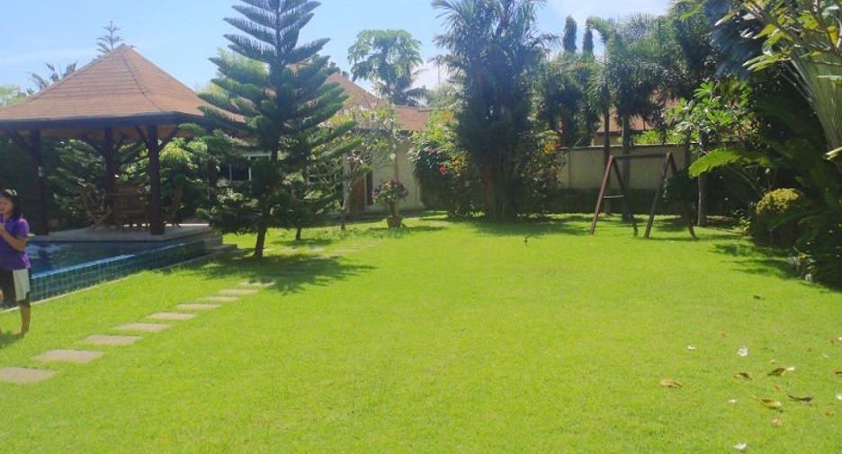 Villa en alquiler y en venta de 3 habitaciones en Mueang Phuket, Phuket