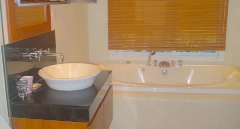 Villa en alquiler y en venta de 3 habitaciones en Mueang Phuket, Phuket