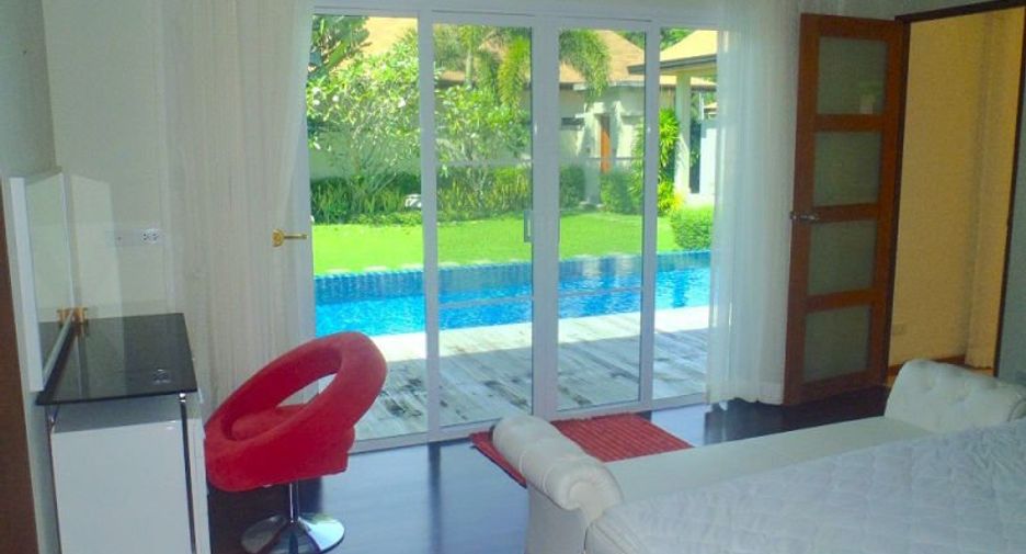 Villa en alquiler y en venta de 3 habitaciones en Mueang Phuket, Phuket
