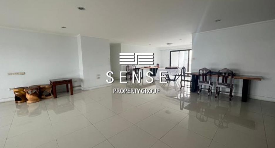 For sale 3 bed condo in Watthana, Bangkok