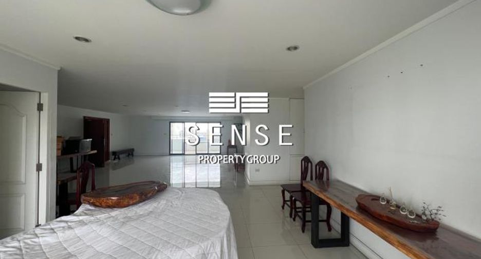 For sale 3 bed condo in Watthana, Bangkok