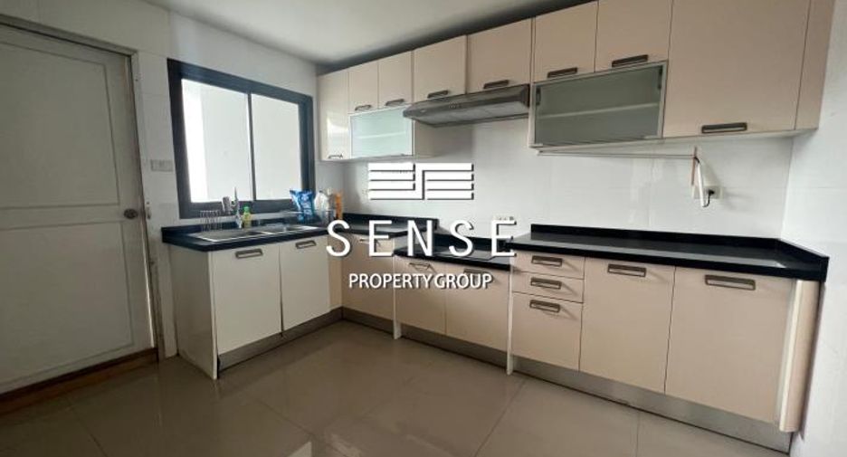 For sale 3 bed condo in Watthana, Bangkok