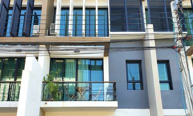 For sale 3 Beds townhouse in Khlong Toei, Bangkok