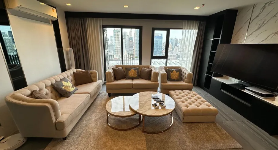 For sale 2 bed condo in Huai Khwang, Bangkok