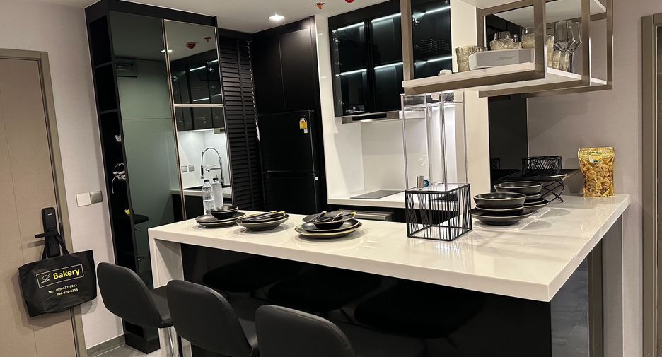 For sale 2 bed condo in Huai Khwang, Bangkok