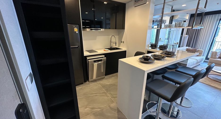 For sale 2 bed condo in Huai Khwang, Bangkok
