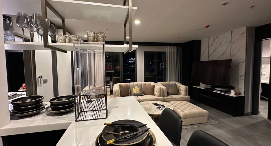 For sale 2 bed condo in Huai Khwang, Bangkok
