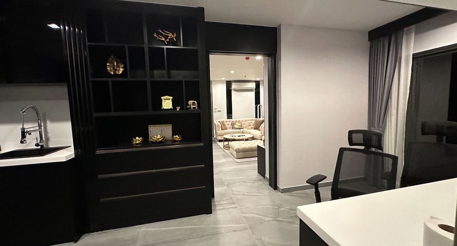 For sale 2 bed condo in Huai Khwang, Bangkok