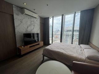 For sale studio condo in Khlong Toei, Bangkok