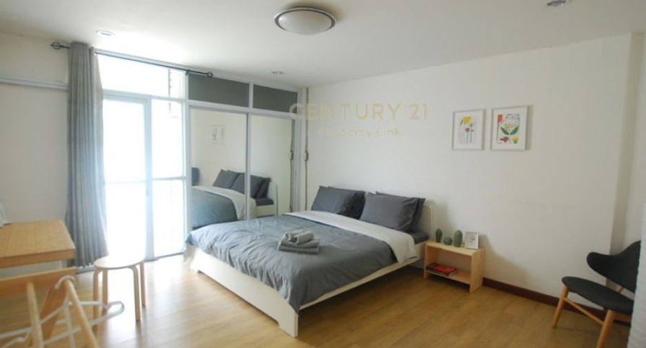 Local comercial en venta de 4 habitaciones en Bang Rak, Bangkok