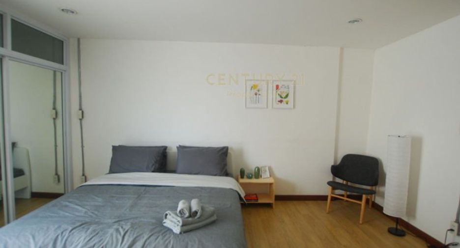 Local comercial en venta de 4 habitaciones en Bang Rak, Bangkok