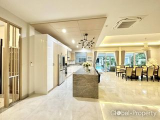 For sale 6 bed house in Bang Lamung, Chonburi