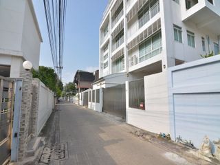 For rent retail Space in Phaya Thai, Bangkok