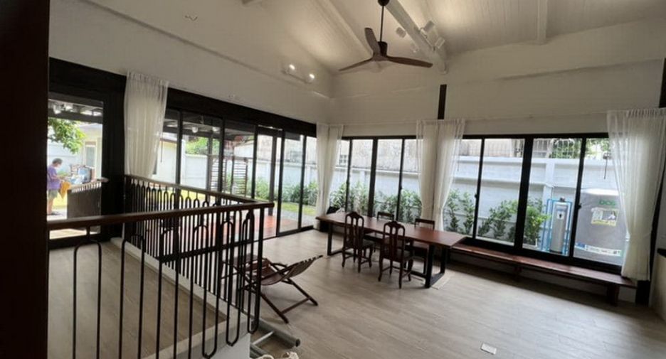 For rent 4 bed house in Ratchathewi, Bangkok