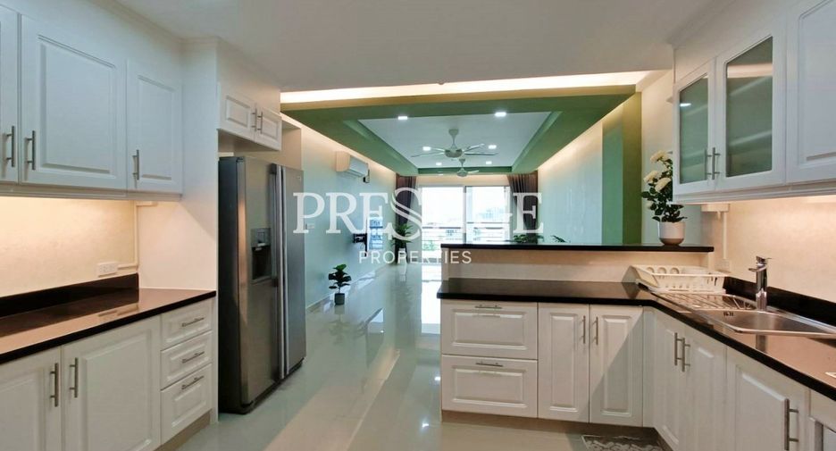 For sale 2 bedrooms condo in Pratumnak, Pattaya