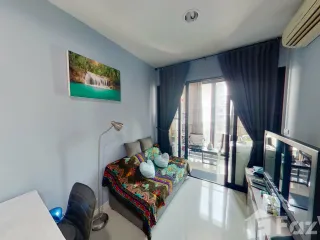 For sale 1 Beds condo in Huai Khwang, Bangkok