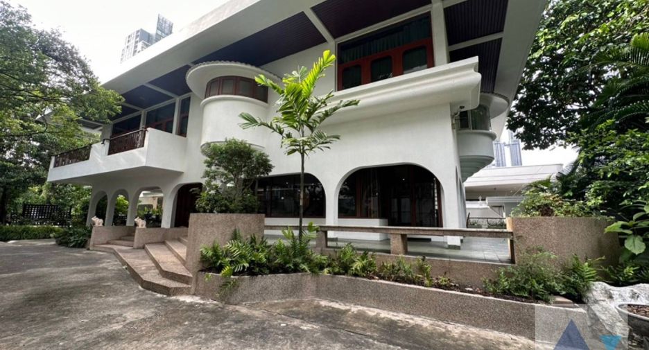 For rent and for sale 5 bed house in Khlong Toei, Bangkok