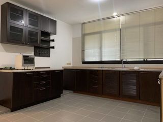 For rent 4 ベッドルーム house in Phra Nakhon, Bangkok