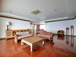 For sale 4 bed condo in Pratumnak, Pattaya