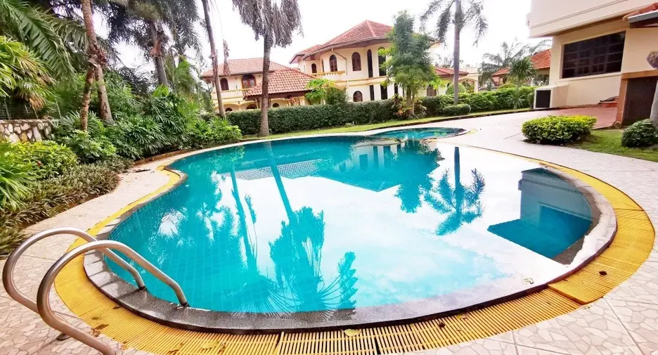 For sale and for rent 4 bed villa in East Pattaya, Pattaya