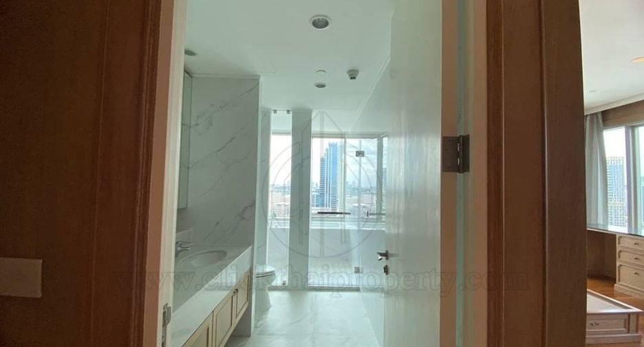 Wohnung zur Miete mit 4 Zimmer in Pathum Wan, Bangkok