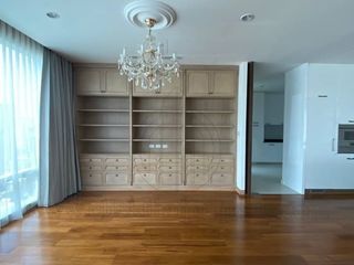 For rent 4 bedrooms condo in Pathum Wan, Bangkok